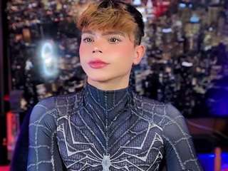 kennyboy-18 - Live Cam