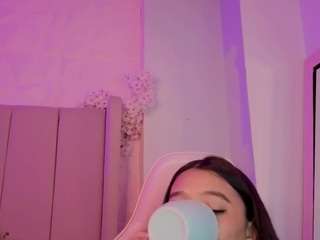 MollyBigBoobs live webcam show