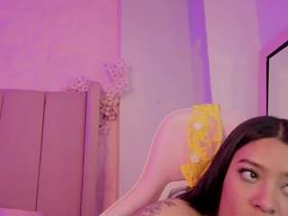 MollyBigBoobs live webcam show