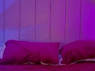 MollyBigBoobs live cam preview