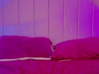 MollyBigBoobs live cam preview