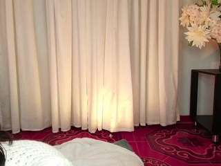 NitzziRouse live cam preview