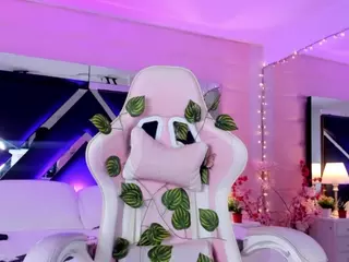 NitzziRouse's Live Sex Cam Show