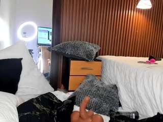 katia-3 Live Webcam on CamSoda