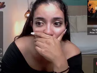 luna-darra's live chat room