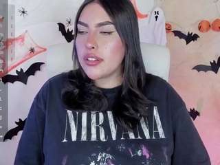 The enticing Malley-adams wants you to fuck her bod now! malley-adams from CamSoda