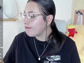 Live webcam model malley-adams on Soda Cams