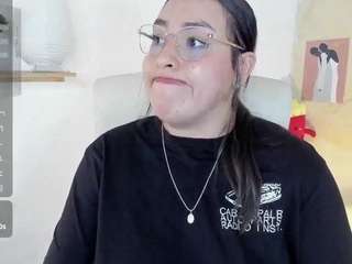 Live webcam model malley-adams on Soda Cams