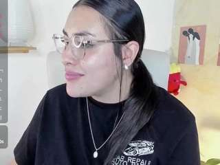 Live webcam model malley-adams on Soda Cams