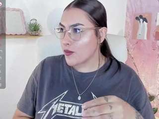 le modèle malley-adams est en webcam porno dans un show sur le site camsoda, il possède les tags suivants: anal,smoking,ass to mouth,natural,nature,oil,orgasm,public,pussy,shaved,shaved-pussy,spank,lovense,squirter,striptease,swallow,tattoos,teen 18,toys,twerk