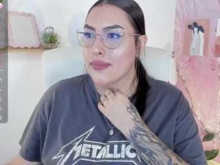 le modèle malley-adams est en webcam porno dans un show sur le site camsoda, il possède les tags suivants: anal,smoking,ass to mouth,natural,nature,oil,orgasm,public,pussy,shaved,shaved-pussy,spank,lovense,squirter,striptease,swallow,tattoos,teen 18,toys,twerk