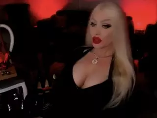 AlfaFemale's Live Sex Cam Show