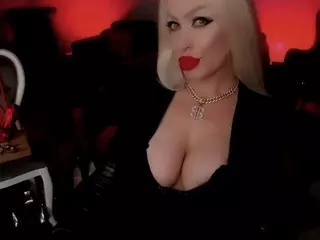 AlfaFemale's Live Sex Cam Show