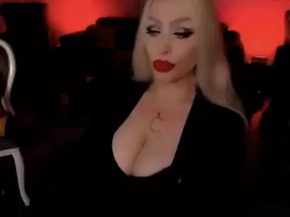 AlfaFemale's Live Sex Cam Show