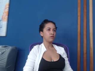 catalinamendez Live Webcam on CamSoda