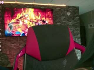 Live cam show with CHARRLOTTEGREY