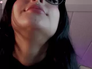 CHARRLOTTEGREY's Live Sex Cam Show