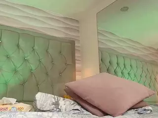 isabella-mansory's Live Sex Cam Show