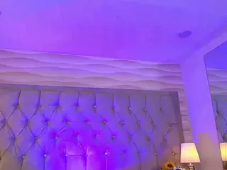 isabella-mansory's Live Sex Cam Show