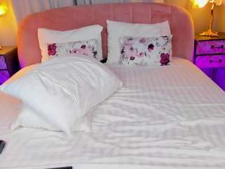 Live webcam model amedeeabanks on Soda Cams