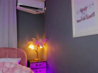 amedeeabanks's live room
