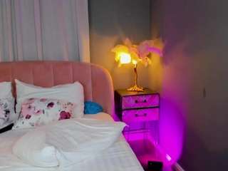 AmedeeaBanks live cam
