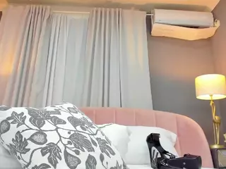 AmedeeaBanks's Live Sex Cam Show