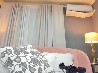 AmedeeaBanks's Live Sex Cam Show