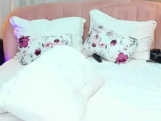 AmedeeaBanks's Live Sex Cam Show