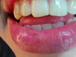 katty-mouth webcam model