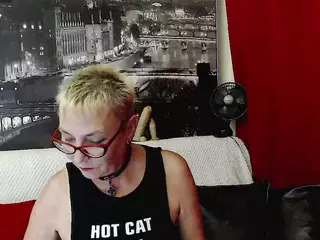 MatureSensetive's Live Sex Cam Show