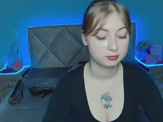 ErikaFanks's Live Sex Cam Show