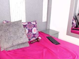 rebecacorttez Live Webcam on CamSoda