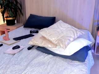 rebecacorttez Live Webcam on CamSoda