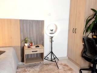 rebecacorttez Live Webcam on CamSoda