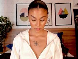 lunaruso Live Webcam on CamSoda