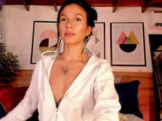 lunaruso Live Webcam on CamSoda