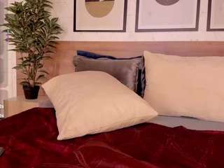 lunaruso Live Webcam on CamSoda