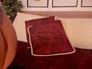 Live webcam model lunaruso on Soda Cams