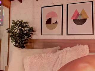 lunaruso Live Webcam on CamSoda