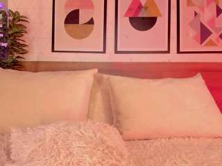 lunaruso Live Webcam on CamSoda