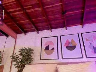 lunaruso's CamSoda show and profile