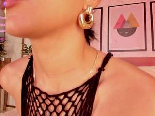 Live webcam model lunaruso on Soda Cams