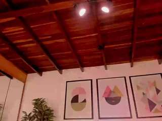 Live webcam model lunaruso on Soda Cams