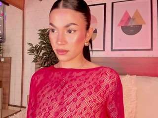 lunaruso's CamSoda show and profile