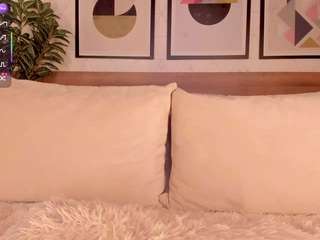 Live webcam model lunaruso on Soda Cams