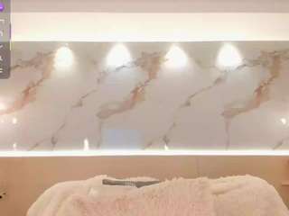 lunaruso Live Webcam on CamSoda