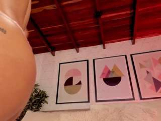 lunaruso's CamSoda show and profile