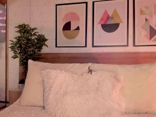 lunaruso Live Webcam on CamSoda