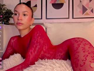 lunaruso's CamSoda show and profile